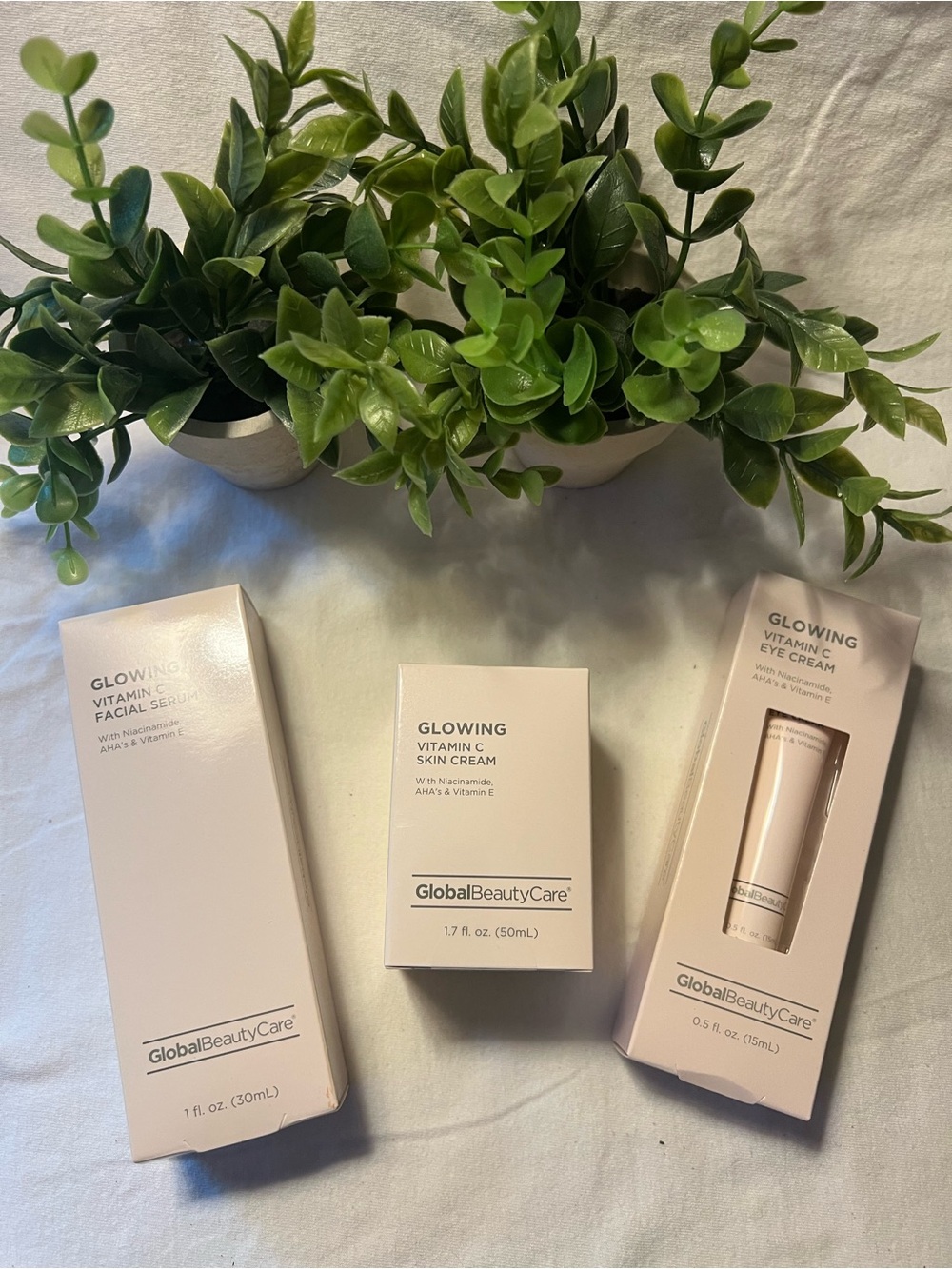 GlobalBeautyCare Glowing Vitamin C Skincare Set in Soft Pink